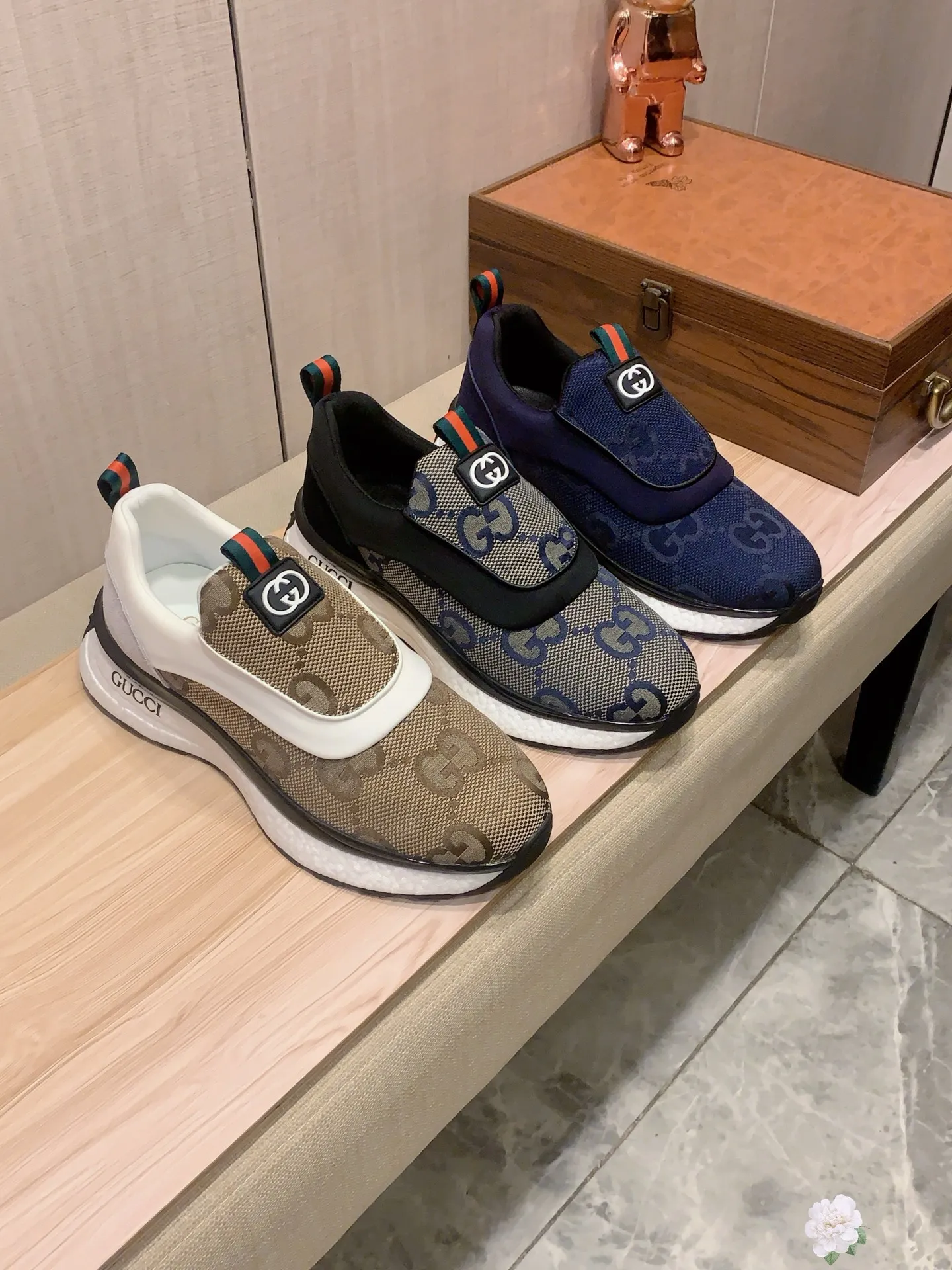 Men's men's shoes💰460💰💰🎩🎩[Lightning][Lightning] "Gucci*" The latest • popular casual shoes, top brand [seduce] luxury ~ purchasing agency, top ~ quality. [Strong] The upper is made of imported breathable cowhide with woven material ➕ breathable sheepskin feet (•) and fine workmanship. The original stylish and stylish soft rubber wear-resistant and non-slip outsole is light and comfortable on the feet. The real thing looks better when photographed. 004: Size: 38-44, 3️⃣ colors selected